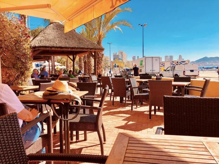 Luxurioeses Apartment In Benidorm Mit Pool Exterior foto